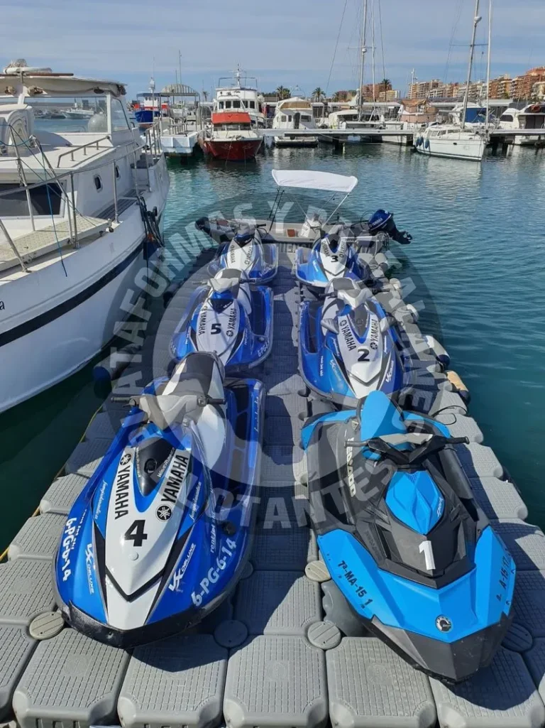 Plataformas flutuantes para jet skis